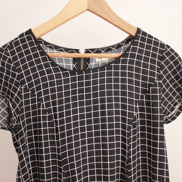 UO Silence + Noise Black & White Grid Dress - Picture 7 of 9